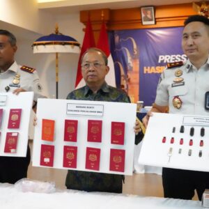 Gubernur Koster Tegaskan Bali Terbuka Untuk Wisatawan, WNA Pelanggar Hukum Ditindak Tegas
