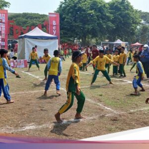 Seribu Anak SD Di Kota Pasuruan Antusias Lomba Gobak Sodor hingga Egrang