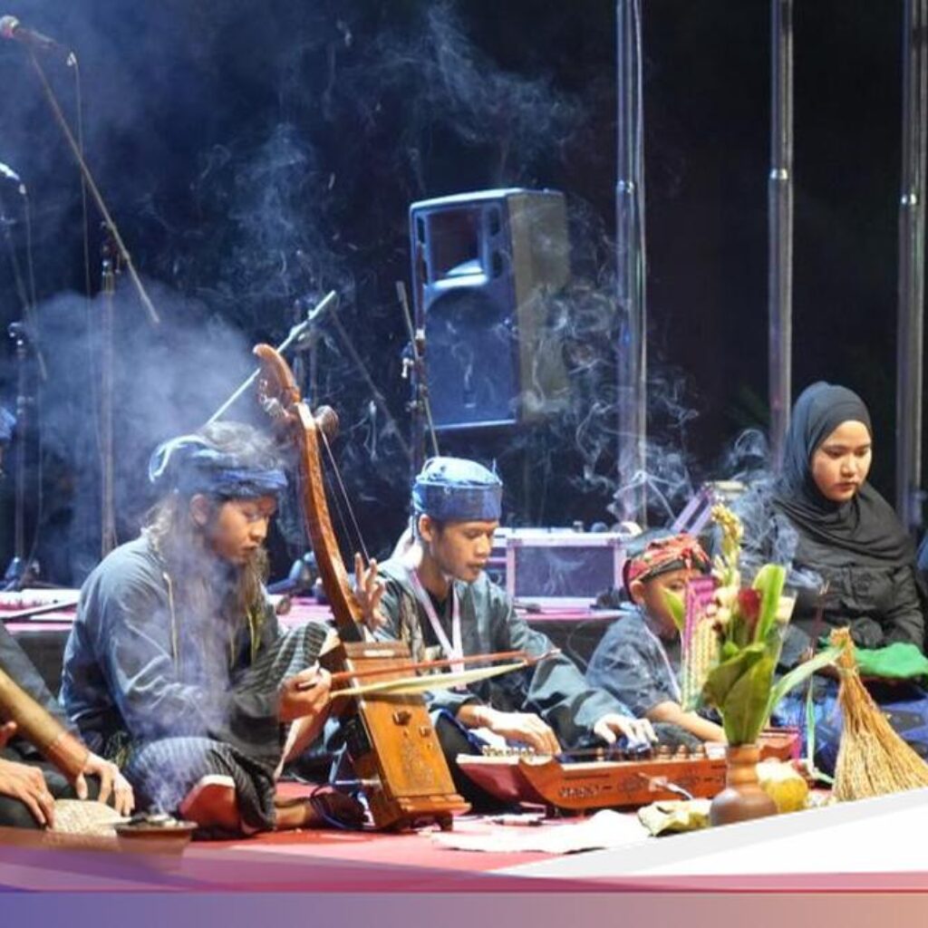 Angklung Gubrag dan Jejak Alunan Sunda Di Panggung Sangitaloka