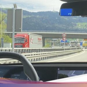 Sebaiknya Jangan Pergi Jauh Dulu
