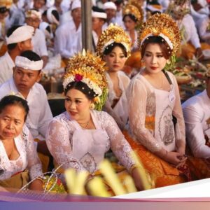 Ratusan Umat Hindu Ikuti Yadnya Masal Gratis Di Klungkung